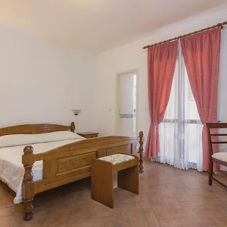 In With Outdoor Swimming Pool Holiday home Rovinj