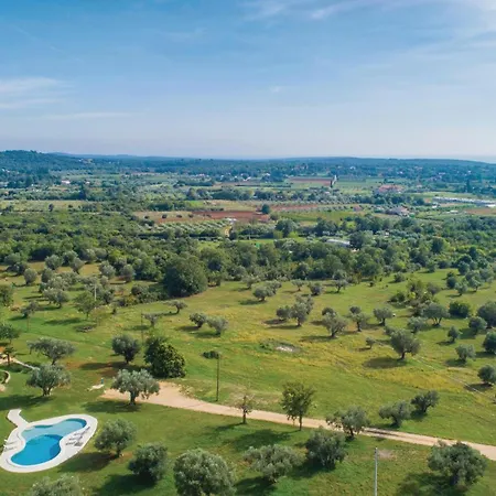 In With Outdoor Swimming Pool Holiday home
