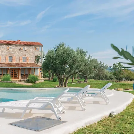In With Outdoor Swimming Pool Holiday home *